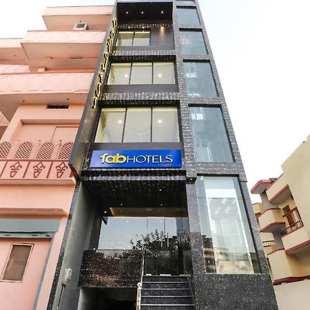 Fabexpress Lemon Grass Hotel Varanasi Bagian luar foto
